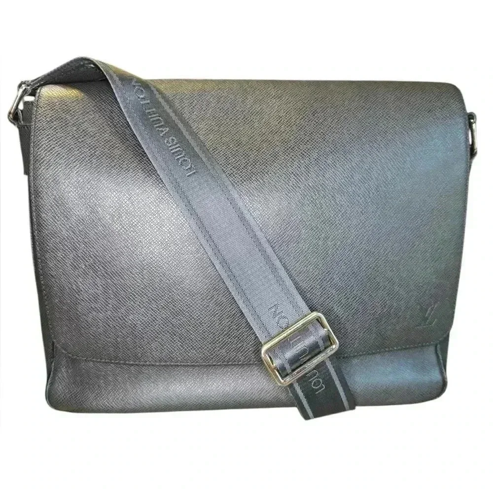Louis Vuitton Taiga Roman MM Shoulder Bag Messager Crossbody Bag.